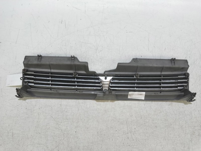 Recambio de rejilla delantera para hyundai santamo gl referencia OEM IAM   