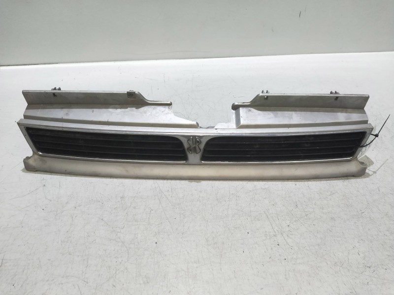 Recambio de rejilla delantera para hyundai santamo gl referencia OEM IAM   