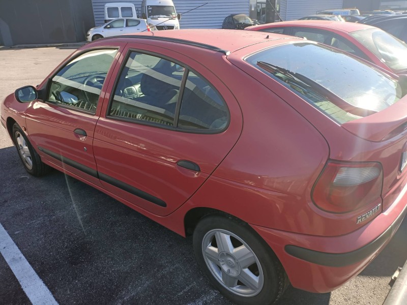 renault megane i fase 2 berlina (ba0) del año 2000