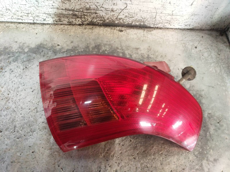 Recambio de piloto trasero derecho para suzuki swift berlina (mz) gl (3-ptas.) referencia OEM IAM   