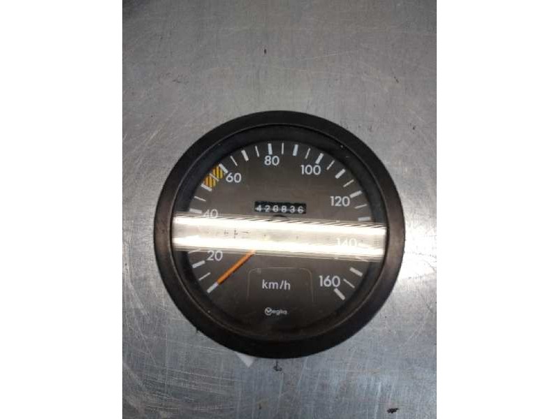 Recambio de cuadro cuentakm para mercedes mb 100 d caja cerrada / combi 2.4 diesel referencia OEM IAM 211300 1G1M 