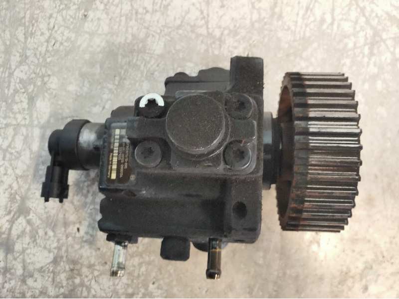 Recambio de bomba inyeccion para opel insignia berlina edition referencia OEM IAM 0445010193 55571005 BOSCH