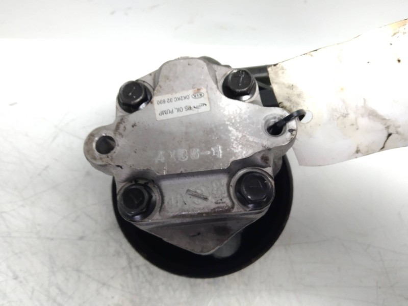 Recambio de bomba direccion para kia carens 2.0 crdi lx monovolumen referencia OEM IAM OK2KC32600  