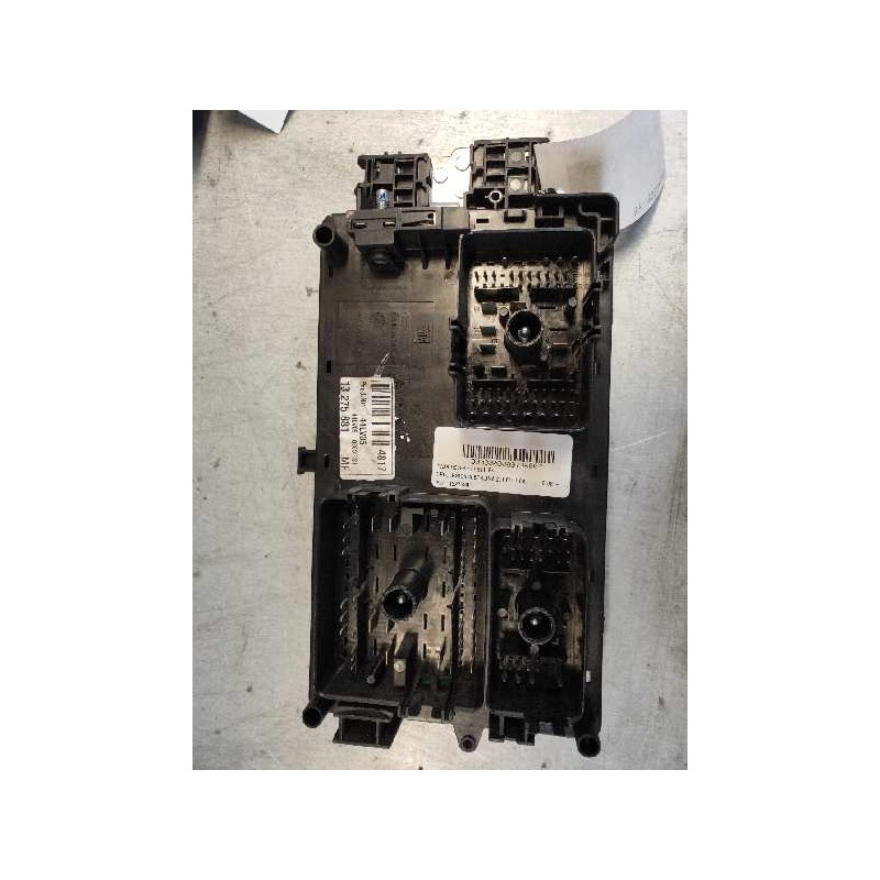 Recambio de caja reles / fusibles para opel insignia berlina 2.0 cdti cat referencia OEM IAM 13275881  
