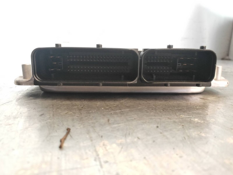 Recambio de centralita motor uce para audi allroad quattro (4b5) 2.5 tdi (132kw) referencia OEM IAM 0281010897 4Z7907401B BOSCH