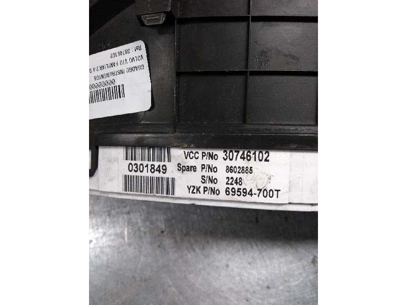 Recambio de cuadro instrumentos para volvo v70 familiar 2.4 d summum (120kw) referencia OEM IAM 30746102 69594700T 