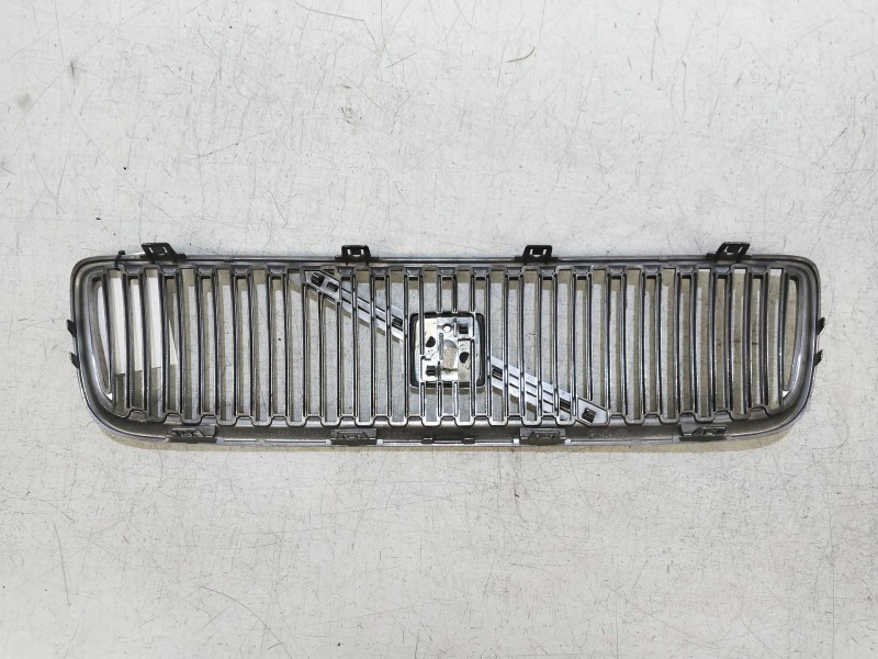 Recambio de rejilla delantera para volvo v70 familiar 2.4 d summum (120kw) referencia OEM IAM   
