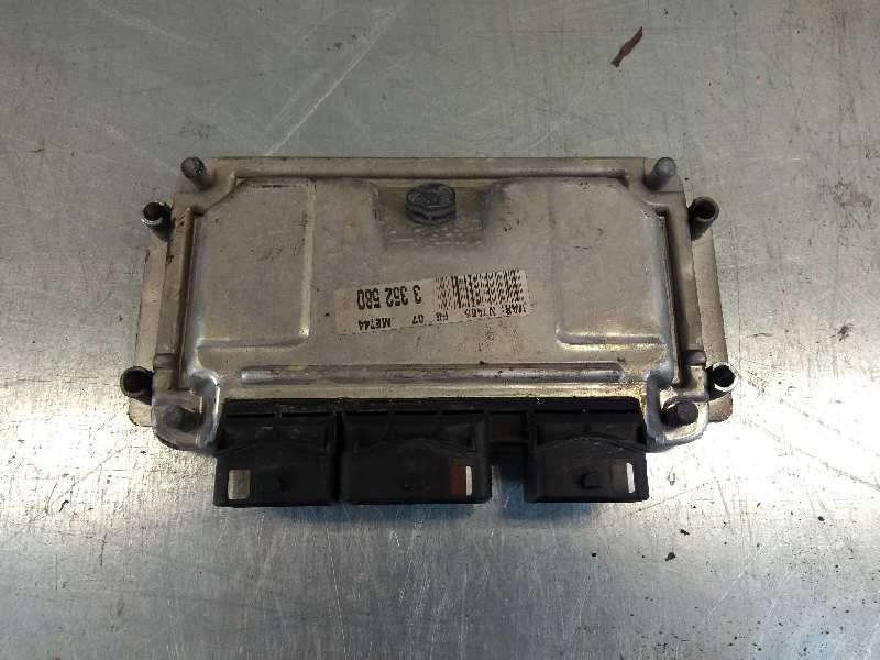 Recambio de centralita motor uce para citroen xsara berlina 1.6i 16v exclusive referencia OEM IAM 0261206606 9651396380 ME744 13