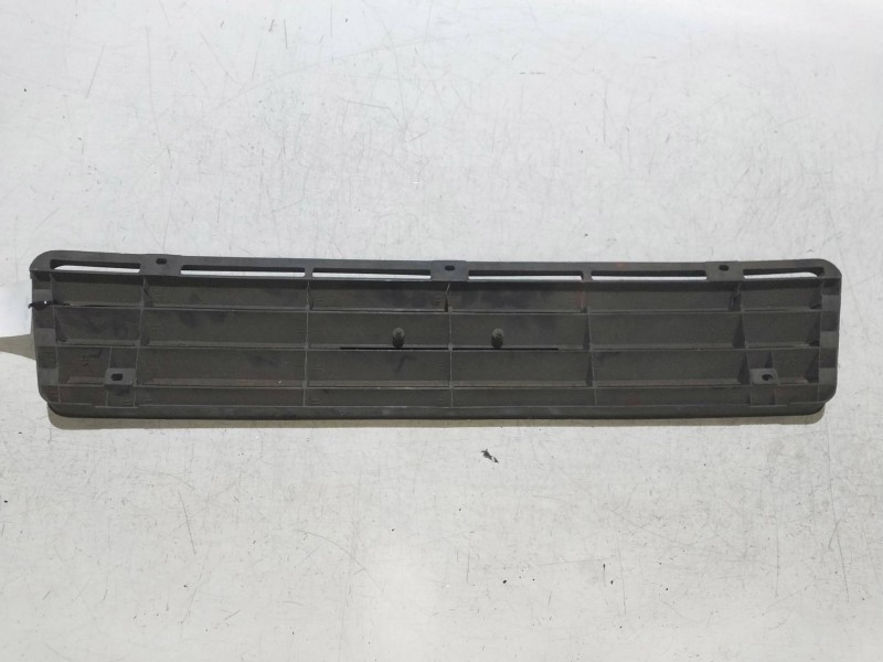 Recambio de rejilla delantera para iveco daily caja cerrada (1989 =>) referencia OEM IAM    Recambio de rejilla delantera para iveco daily caja cerrada (1989 =>) referencia OEM IAM