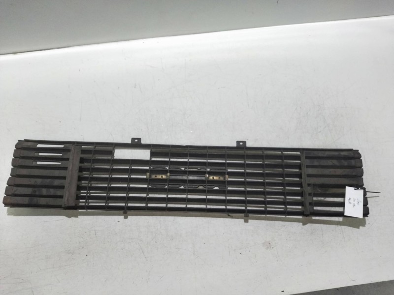 Recambio de rejilla delantera para iveco daily caja cerrada referencia OEM IAM   