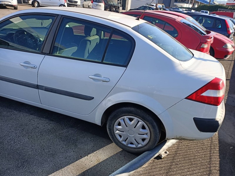 renault megane ii classic berlina del año 2004