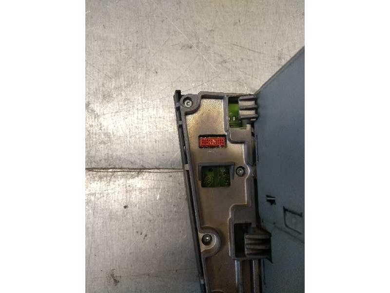 Recambio de sistema navegacion gps para mercedes clase e (w211) berlina e 220 cdi (211.006) referencia OEM IAM BE6000 A211820017