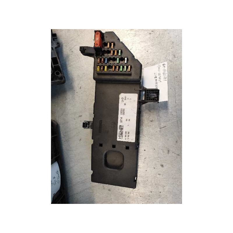 Recambio de caja reles / fusibles para opel vectra c berlina 1.9 cdti referencia OEM IAM 359171 13168781 