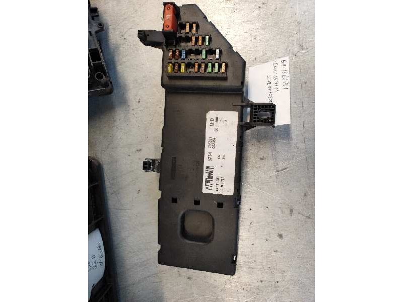 Recambio de caja reles / fusibles para opel vectra c berlina 1.9 cdti referencia OEM IAM 359171 13168781 