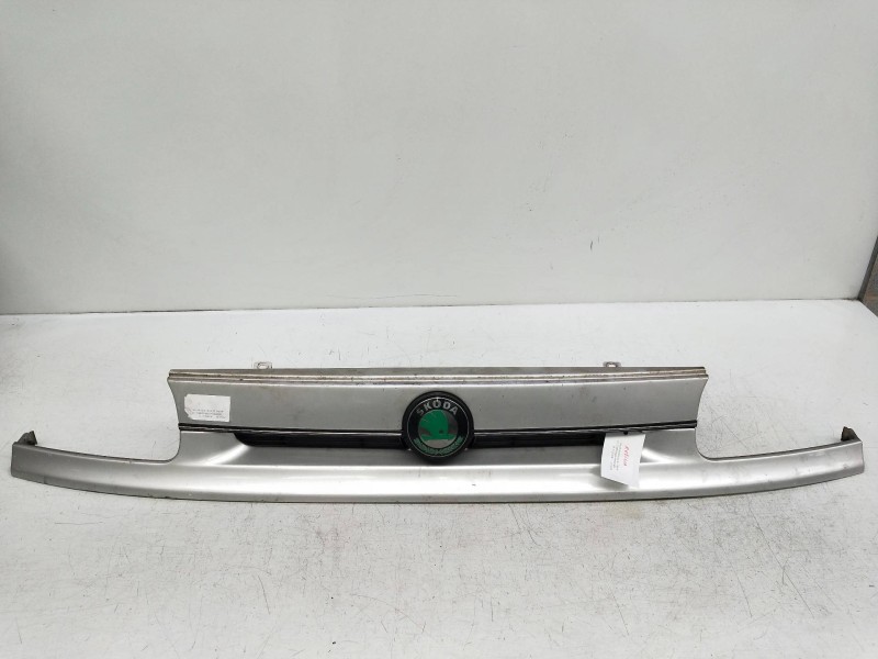 Recambio de rejilla delantera para skoda felicia berlina ( 791) 1.9 diesel cat referencia OEM IAM   