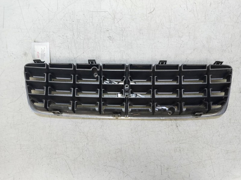 Recambio de rejilla delantera para volvo v70 familiar 2.4 20v turbo cat referencia OEM IAM   