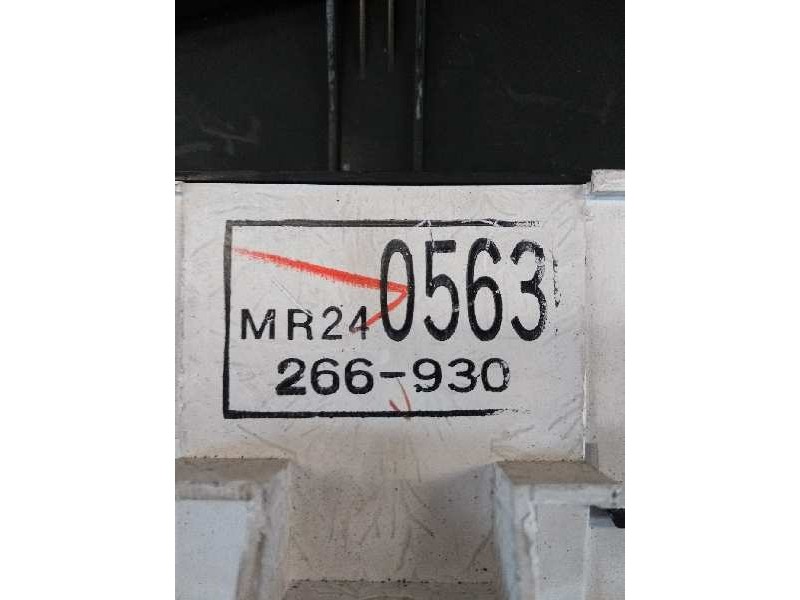 Recambio de cuadro instrumentos para mitsubishi space wagon (n30/n40) 2000 glxi referencia OEM IAM MR240563 266930 