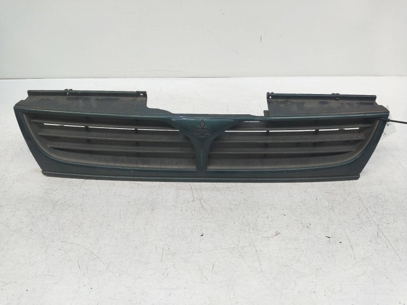 Recambio de rejilla delantera para mitsubishi space wagon (n30/n40) 2000 glxi referencia OEM IAM   
