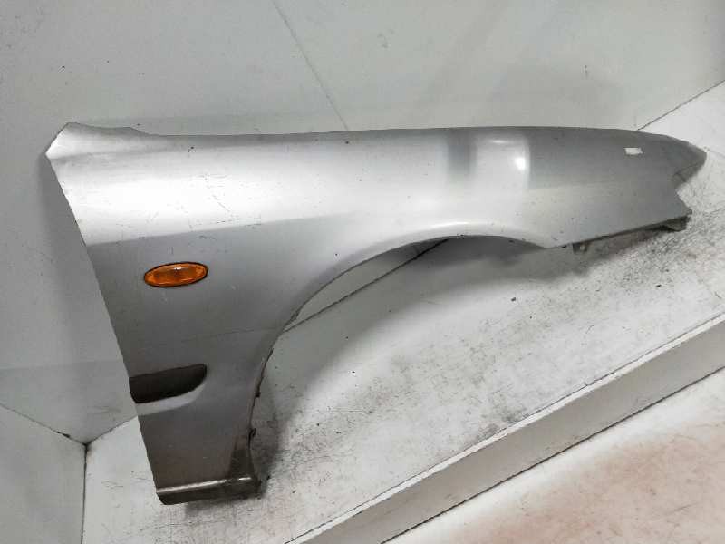 Recambio de aleta delantera derecha para mazda 626 berlina (gf) 2.0 turbodiesel referencia OEM IAM   