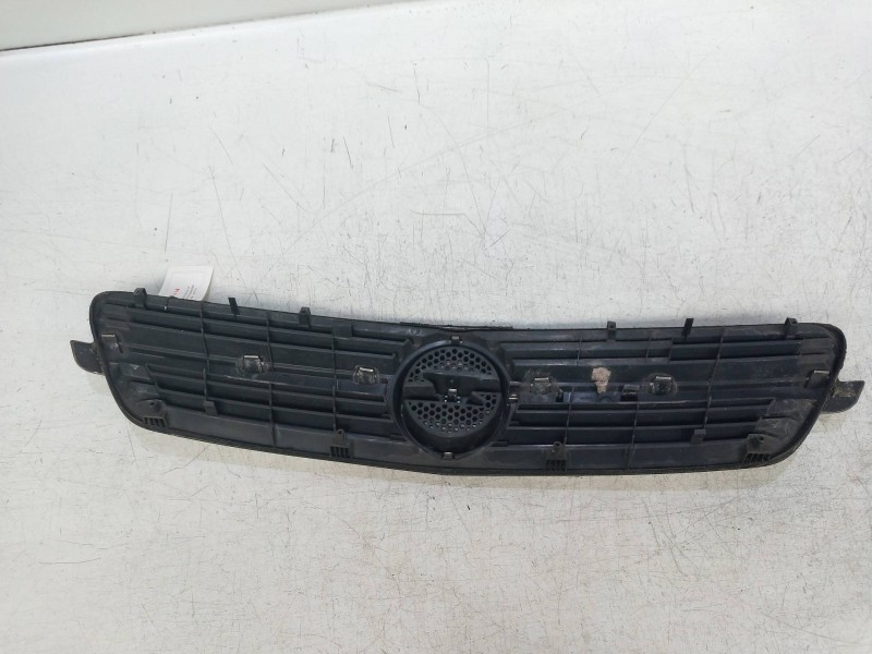 Recambio de rejilla delantera para opel meriva enjoy referencia OEM IAM   