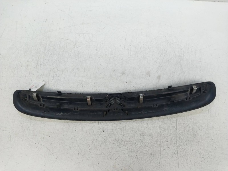 Recambio de rejilla delantera para citroen xsara picasso 2.0 hdi vivace referencia OEM IAM   