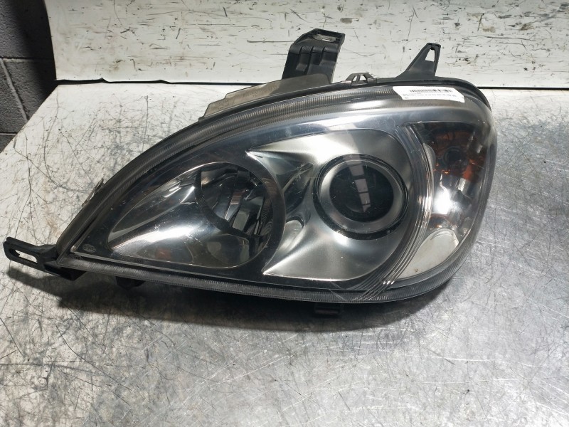 Recambio de faro izquierdo para mercedes clase m (w163) 400 cdi (163.128) referencia OEM IAM  5DV00829000 