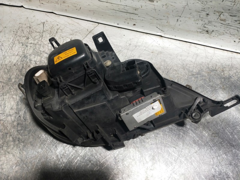 Recambio de faro izquierdo para mercedes clase m (w163) 400 cdi (163.128) referencia OEM IAM  5DV00829000 