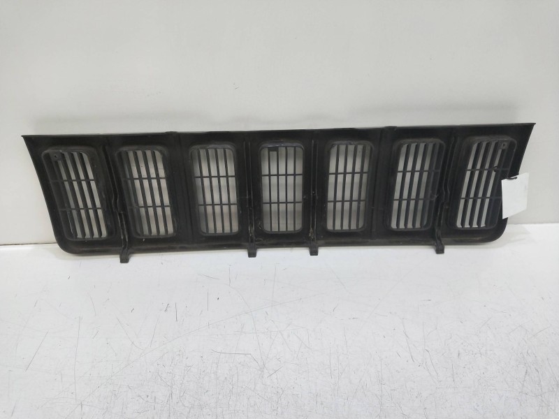 Recambio de rejilla delantera para chrysler jeep gr.cherokee (zj)/(z) 2.5 turbodiesel referencia OEM IAM   