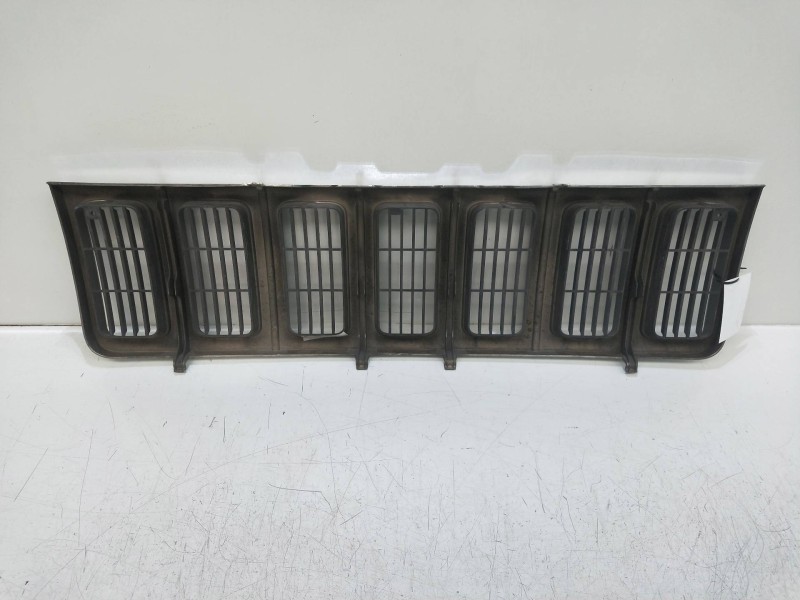 Recambio de rejilla delantera para jeep gr.cherokee (zj)/(z) 2.5 td ltd. (z) referencia OEM IAM   