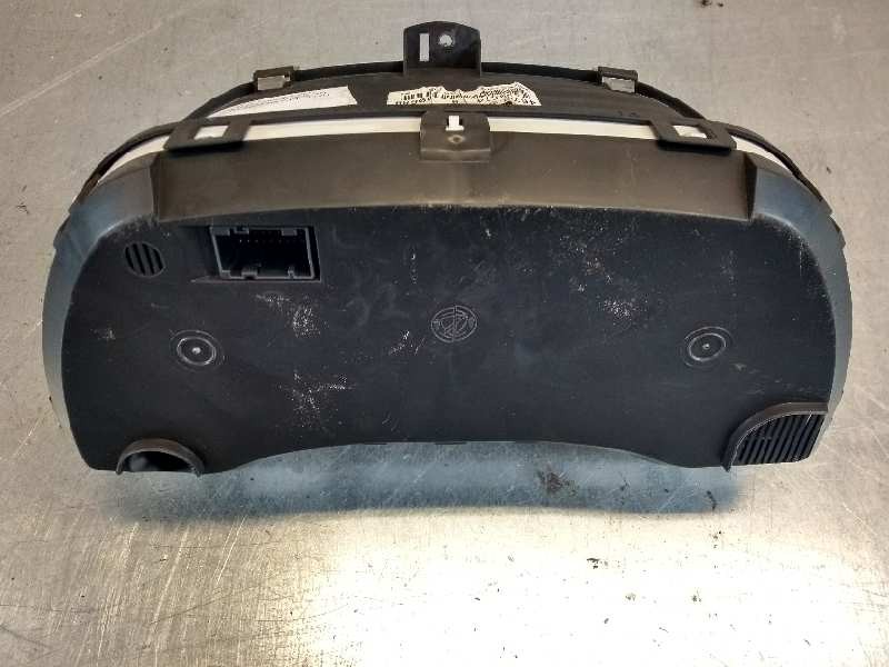 Recambio de cuadro instrumentos para fiat punto berlina (188) 1.2 8v elx (i) referencia OEM IAM 46753574 9 90689 6063079909
