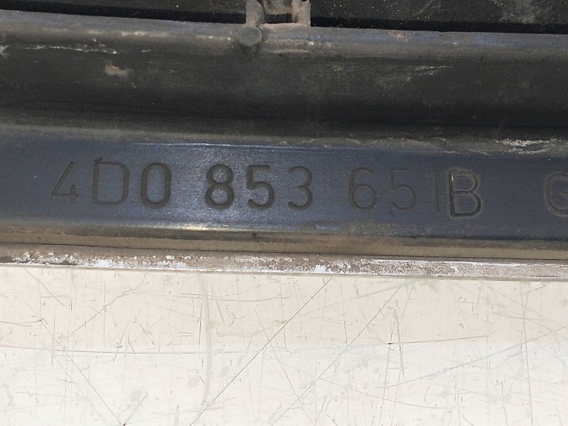 Recambio de rejilla delantera para audi a8 (d2) 3.7 referencia OEM IAM 4D0853651B  