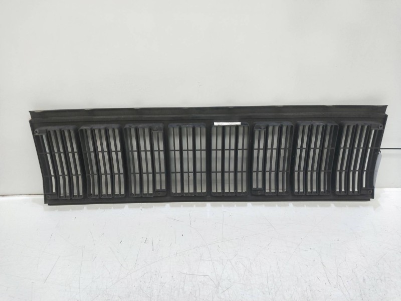 Recambio de rejilla delantera para chrysler jeep cherokee (xj) 2.1 turbodiesel referencia OEM IAM    Recambio de rejilla delantera para chrysler jeep cherokee (xj) 2.1 turbodiesel referencia OEM IAM