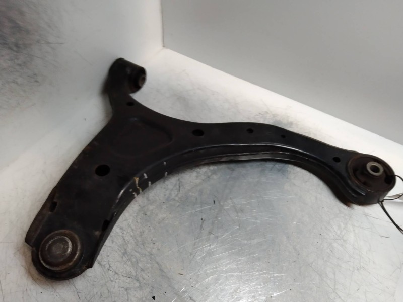 Recambio de brazo suspension inferior delantero izquierdo para kia sorento 2.2 crdi cat referencia OEM IAM   