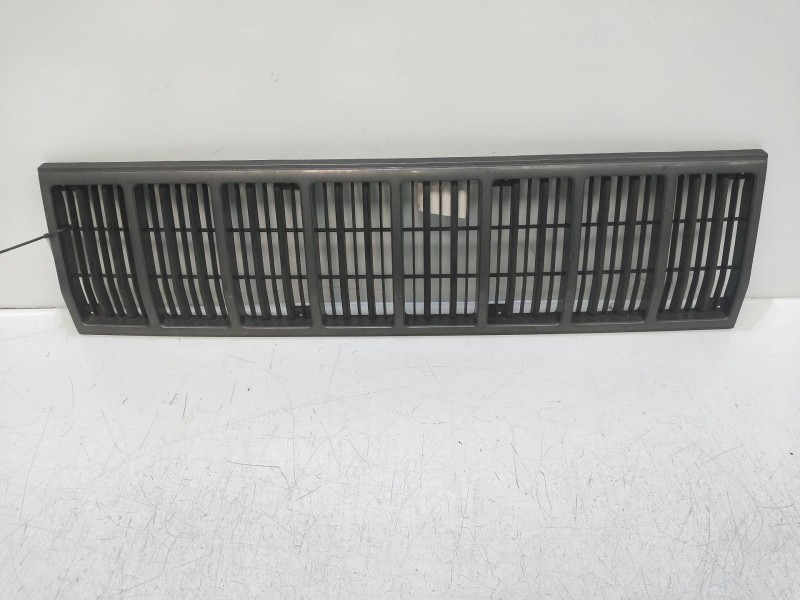 Recambio de rejilla delantera para jeep cherokee (xj) 4.0 cat referencia OEM IAM   