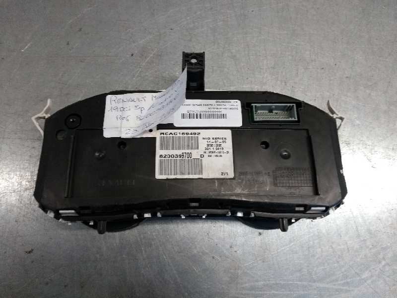 Recambio de cuadro instrumentos para renault megane ii classic berlina 1.9 dci diesel referencia OEM IAM 8200399700D  