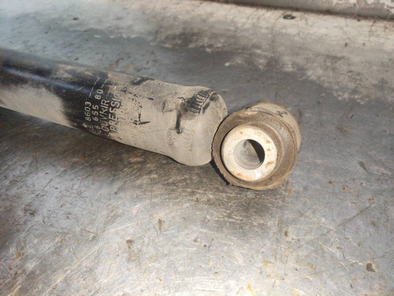 Recambio de amortiguador trasero izquierdo para citroen c-elysée shine referencia OEM IAM 9674665580  