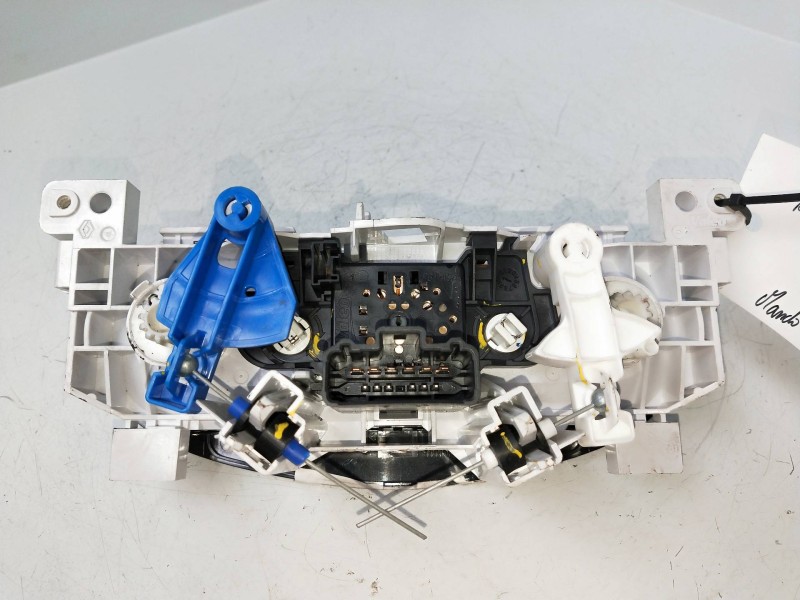 Recambio de mando calefaccion / aire acondicionado para dacia sandero 1.2 16v cat referencia OEM IAM T1021548T  