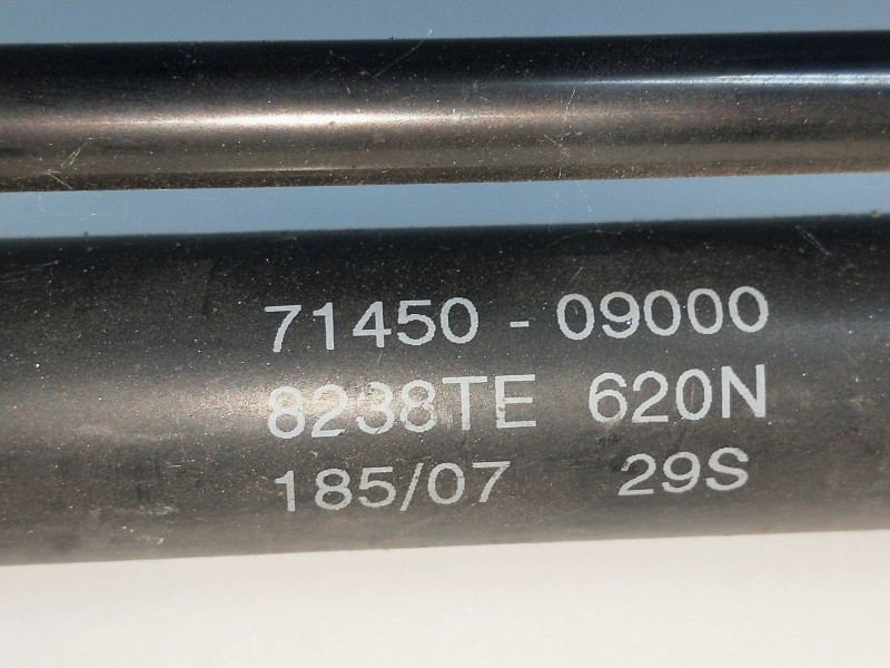 Recambio de amortiguadores maletero / porton para ssangyong kyron 2.0 referencia OEM IAM 7145009000  