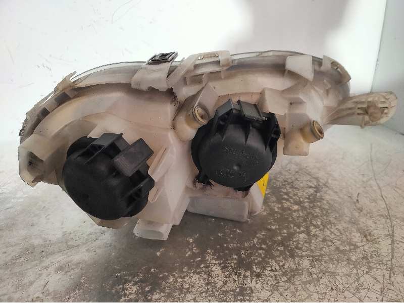 Recambio de faro izquierdo para smart coupe referencia OEM IAM 0301169201  