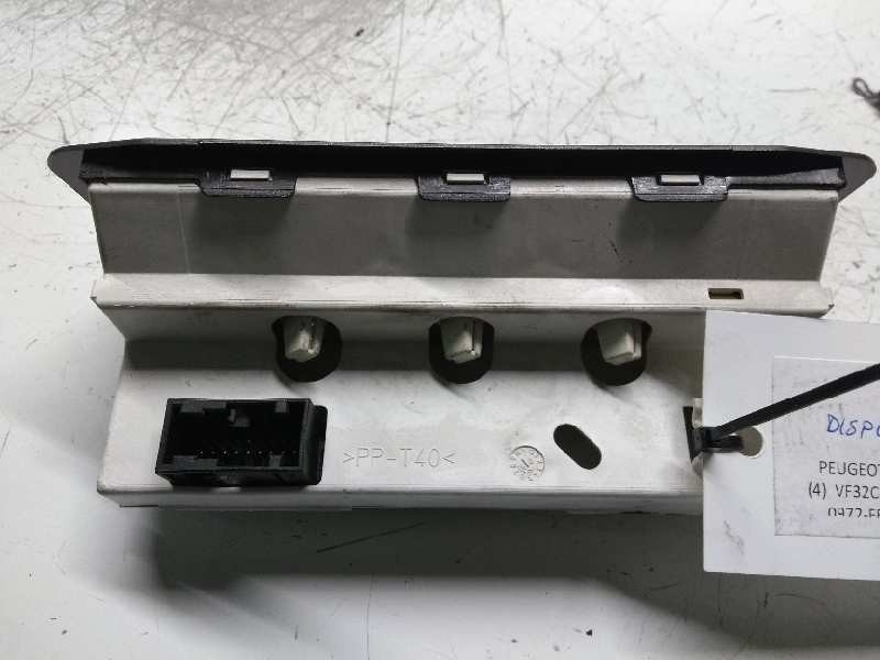 Recambio de pantalla multifuncion para peugeot 206 berlina x-line referencia OEM IAM 96616372XT A00 281168375