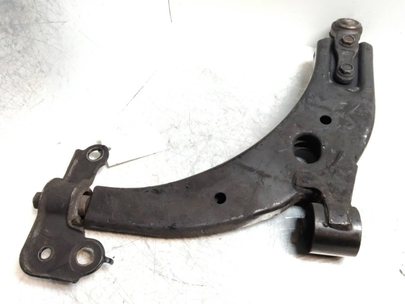 Recambio de brazo suspension inferior delantero derecho para kia shuma ii 1.6 cat referencia OEM IAM   