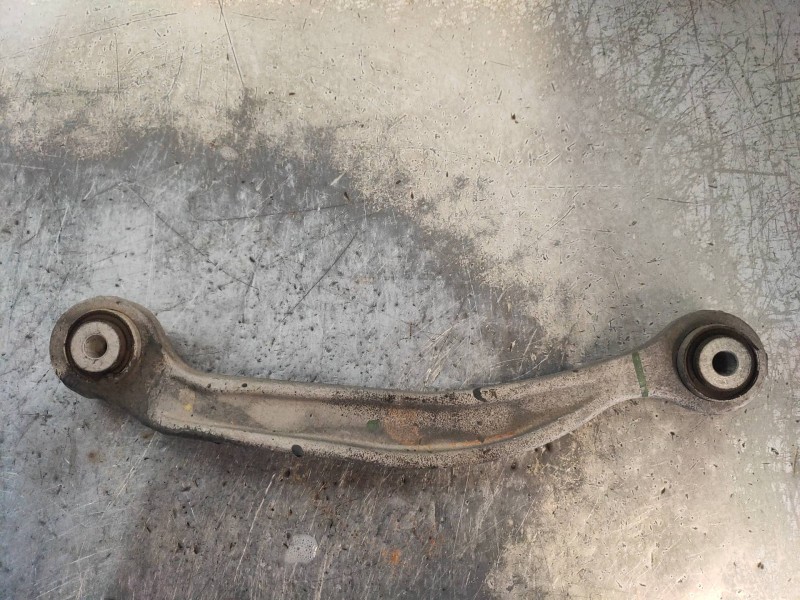 Recambio de brazo suspension superior trasero izquierdo para lancia thema gold referencia OEM IAM 04743241AA  