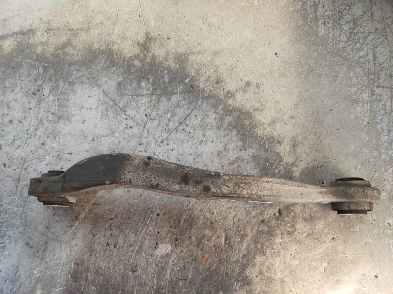 Recambio de brazo suspension superior trasero izquierdo para lancia thema gold referencia OEM IAM 04743241AA  