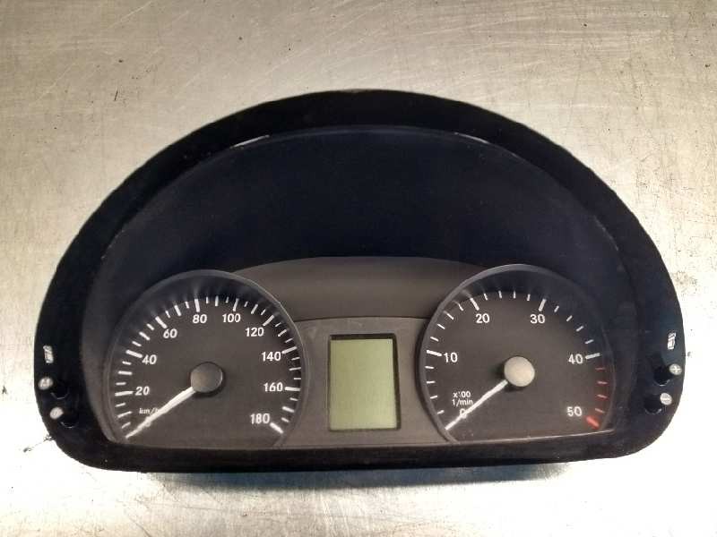 Recambio de cuadro instrumentos para mercedes sprinterii caja cerrada (desde 01.06) referencia OEM IAM A9064468821 A9064467821 A