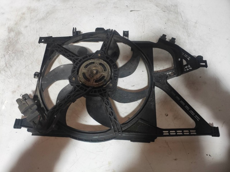 Recambio de electroventilador para opel tigra twin top 1.4 16v referencia OEM IAM 13189082 560961104 