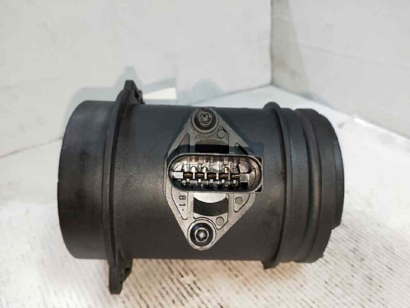 Recambio de caudalimetro para audi a6 berlina (4b2) 4.2 v8 40v referencia OEM IAM 02280218015 077133471G BOSCH