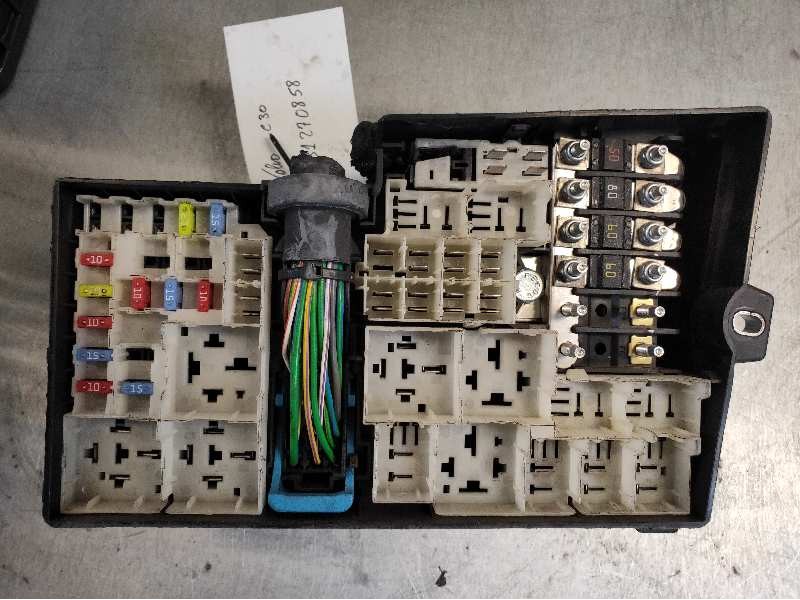 Recambio de caja reles / fusibles para volvo c30 1.6 diesel cat referencia OEM IAM 31270858  