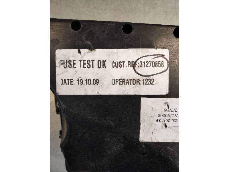 Recambio de caja reles / fusibles para volvo c30 1.6 diesel cat referencia OEM IAM 31270858  