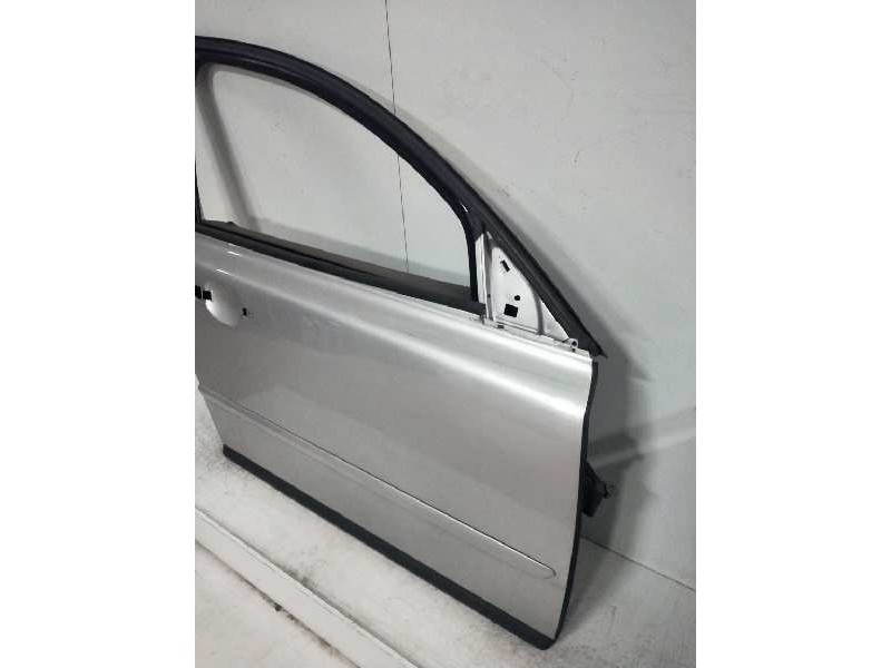 Recambio de puerta delantera derecha para volvo v50 familiar 2.0 diesel cat referencia OEM IAM   