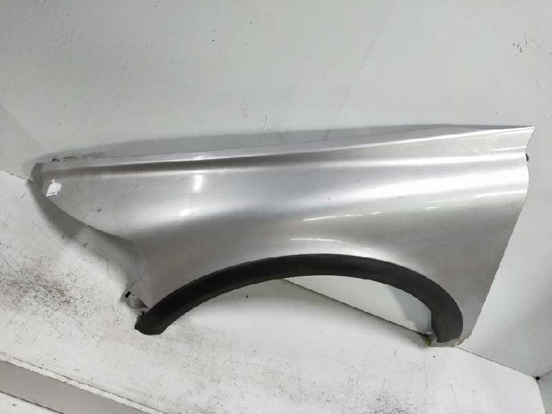 Recambio de aleta delantera izquierda para volvo c30 2.0 diesel cat referencia OEM IAM   